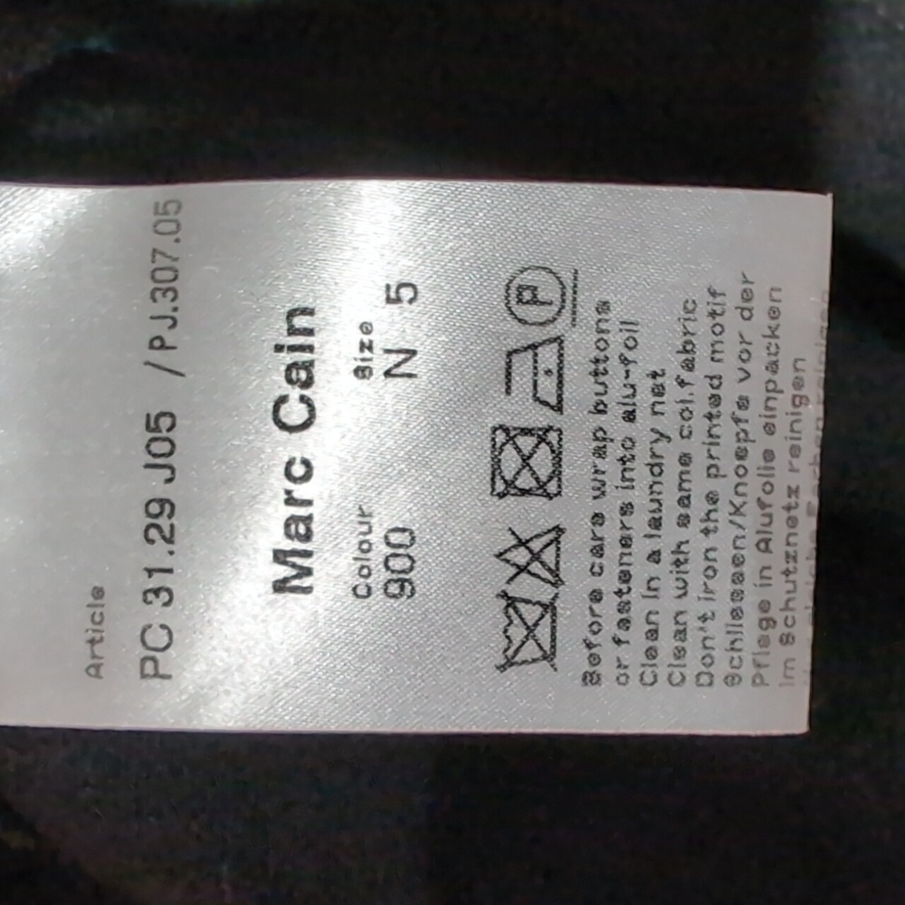 Marc Cain Black Button Down Wool Blazer with Peplum Detail,Size 5. - Picture 10 of 11